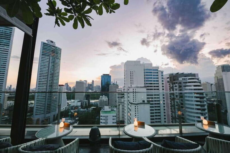 Bangkok: Sky on 20 Rooftop Bar With Free Flow Drinks - Gourmet Dining Experience