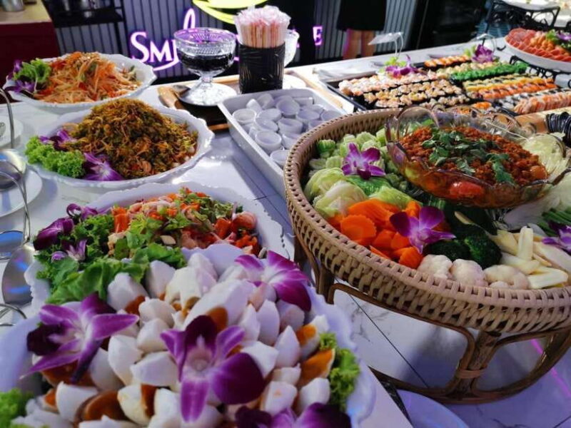 Bangkok: Smile Riverside Dinner Cruise - Onboard Highlights