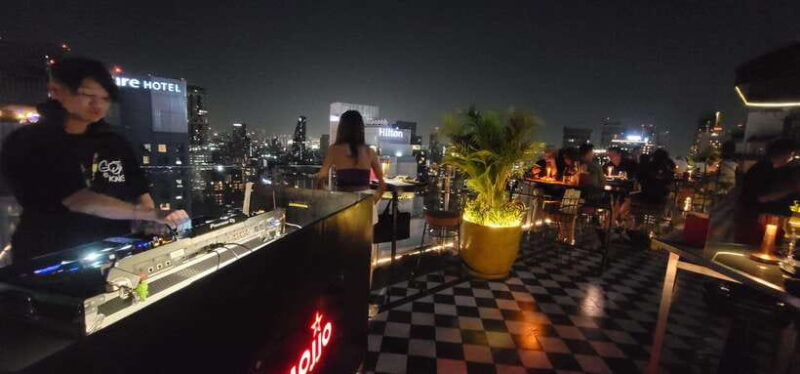Bangkok: Soi Cowboy, Nana, Soi 11, Rooftops, Clubs & Go Gos - Exploring the Iconic Soi Cowboy
