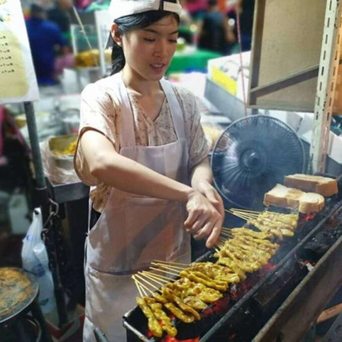 Bangkok: Street Food Tasting Tour at Night - Learning About Thai-Chinese Cuisine
