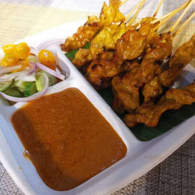 Bangkok: Street Food Tasting Tour at Night - Capturing the Vibrant Atmosphere