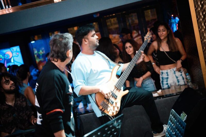 Bangkok: Sukhumvit District Bar and Club Crawl With Shots - Age Requirement
