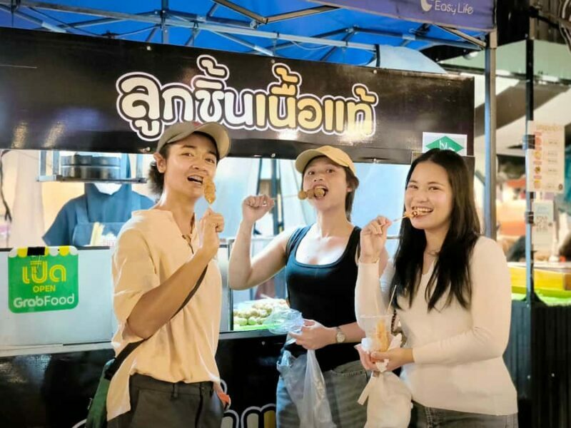 Bangkok: Taste the Night Market with Local guide - The Market Atmosphere: A Genuine Local Scene