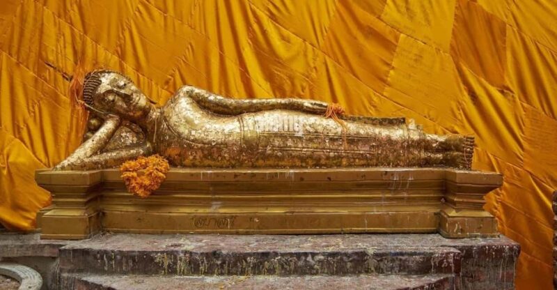 Bangkok: Temple Tour (Golden Buddha + Mini Reclining Buddha) - Exploring Wat Traimits Golden Buddha