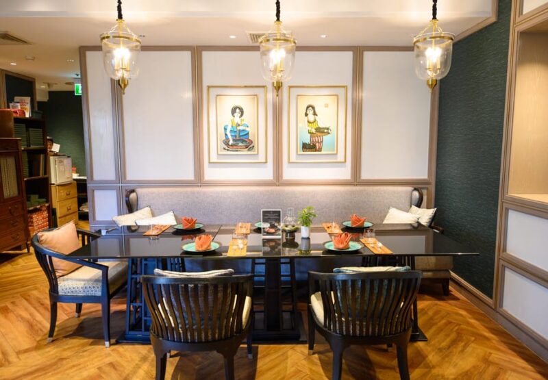Bangkok: The House of Smooth Curry - The Athenee Hotel - Preserving Thai Culinary Traditions