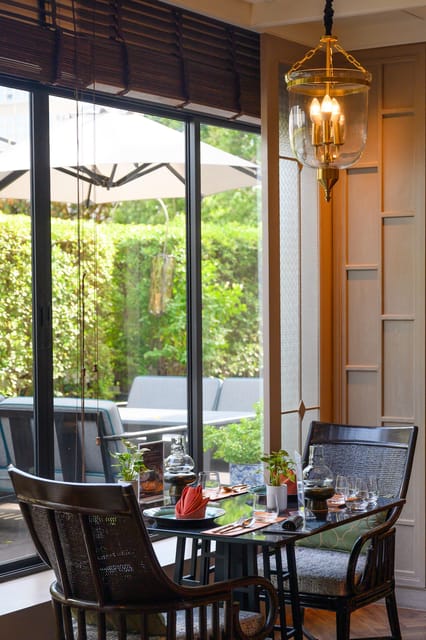 Bangkok: The House of Smooth Curry - The Athenee Hotel - Meticulous Attention to Fresh Ingredients