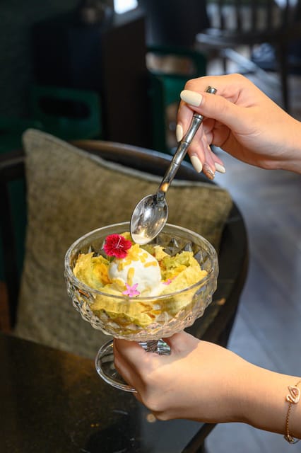 Bangkok: The House of Smooth Curry - The Athenee Hotel - Comprehensive Taste of Thai Flavors