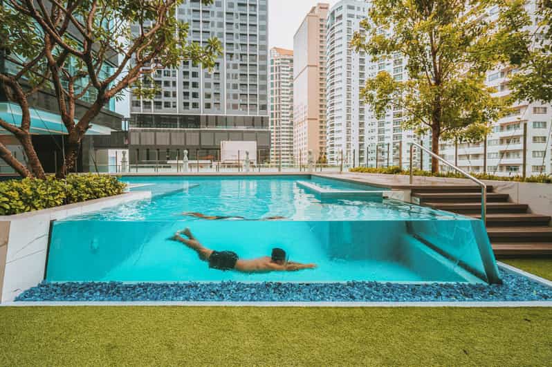 Bangkok: THE QLUB Pool Day Pass at SILQ Hotel & Residence - Pool Amenities