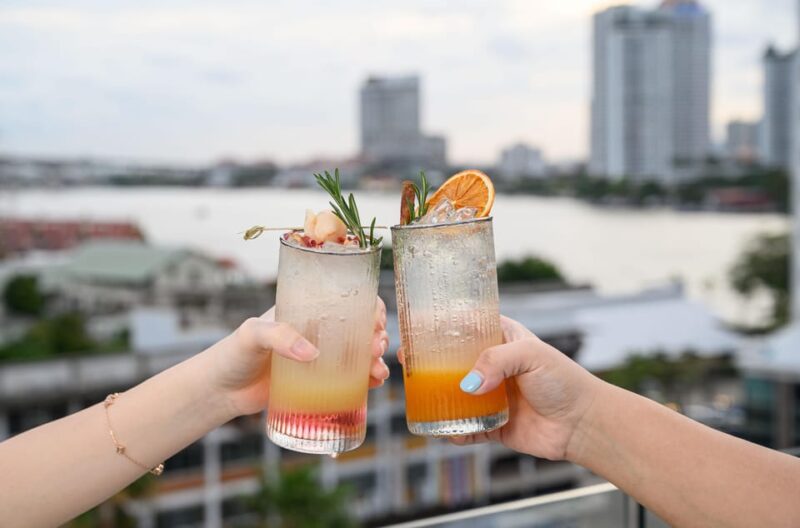Bangkok: Top Knot Rooftop Bar & Restaurant at Hotel Once - Attentive Service
