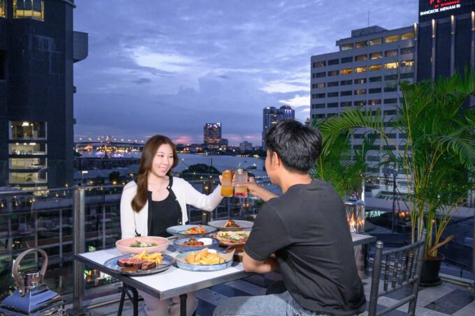 Bangkok: Top Knot Rooftop Bar & Restaurant at Hotel Once - Unique Location