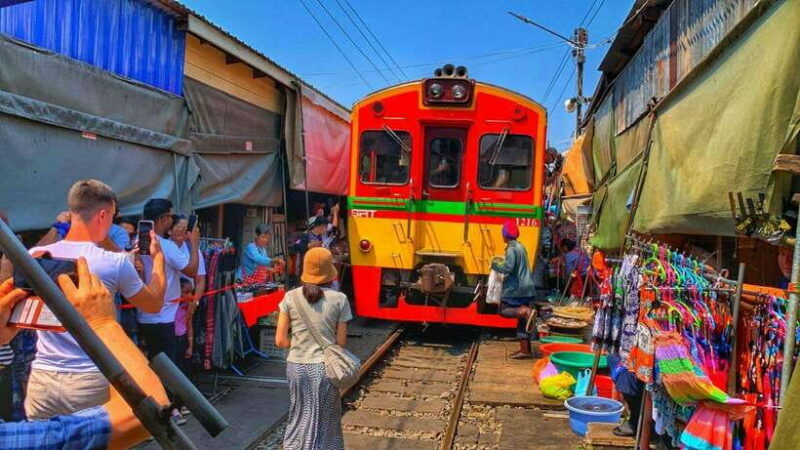 Bangkok: Train Market & Floating Market with Boat Ride - The Experience of Visiting the Markets