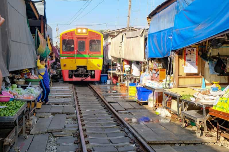 Bangkok: Train + Water Market With Wat Arun - Key Points