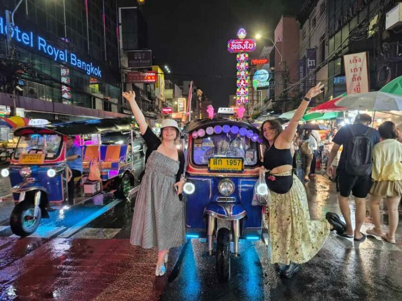 Bangkok: Tuk Tuk Adventure Chinatown Michelin Food & Temples - Discovering Bangkok by Night: A Practical Overview