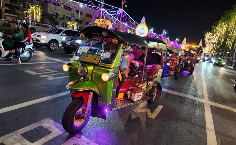 Bangkok: TUK Tuk Tour Night Life Private With Hotel Pick up - Nighttime Bangkok Atmosphere