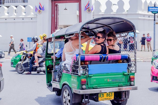 Bangkok Tuk Tuk Walk & Temple Tour With Wat Pho, Arun & Traimit - Good To Know