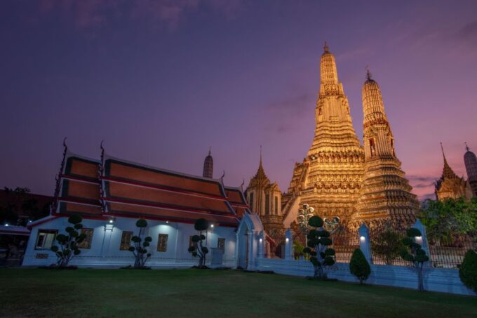 Bangkok: Wat Pho and Wat Arun Guided Walking Tour - Tour Duration