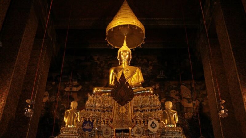 Bangkok: Wat Pho & Wat Arun Half-Day Private Walking Tour - Key Points