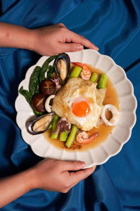 Bangkok: Whale Klang Krung Buffet With Drinks - Transportation and Meeting Point