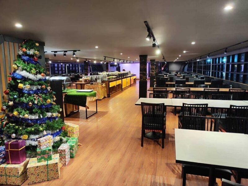 Bangkok: White Orchid Chao Phraya Dinner Cruise - Cuisine Highlights