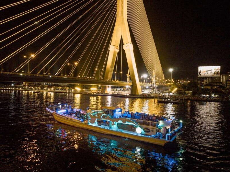Bangkok: Yodsiam Sightseeing Cruise Snacks & Unlimited Beer - Onboard Experience