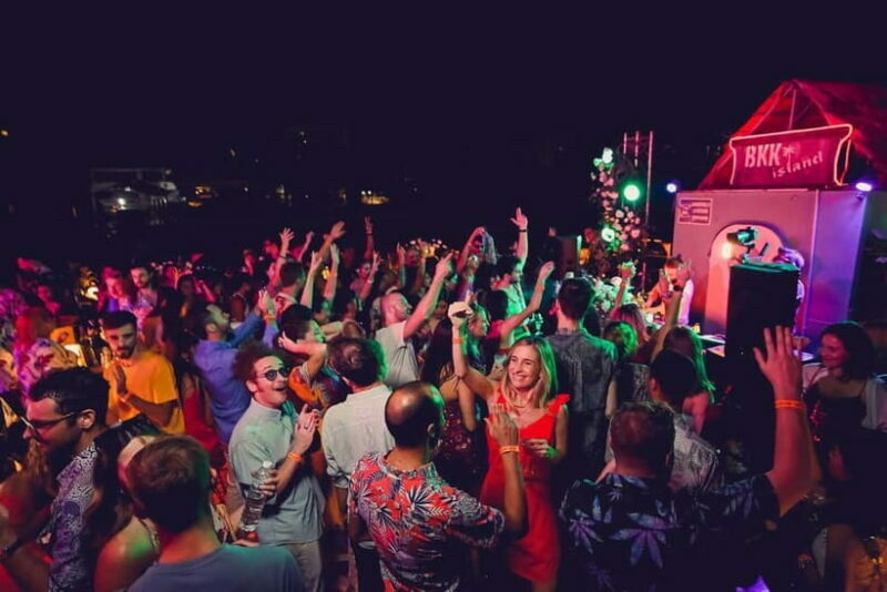 Bangkok's Best Party Boat - Key Points