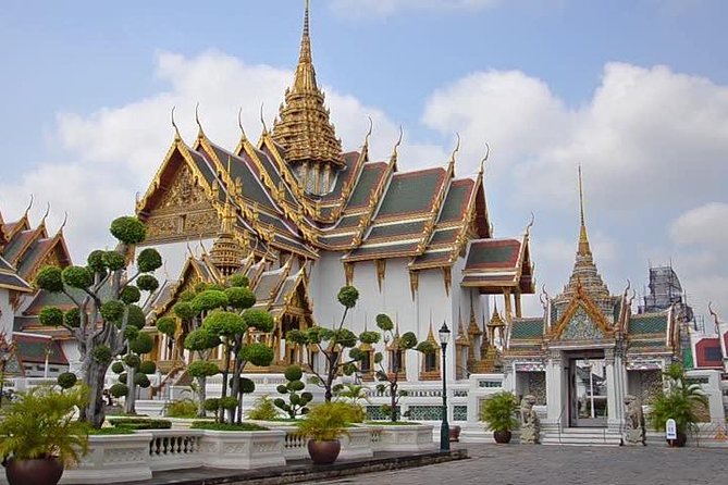Bangkoks Grand Palace & Top Sights Walking Tour - Meeting and End Points