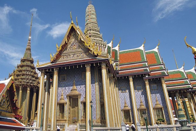 Bangkoks Grand Palace & Top Sights Walking Tour - Accessibility and Participation