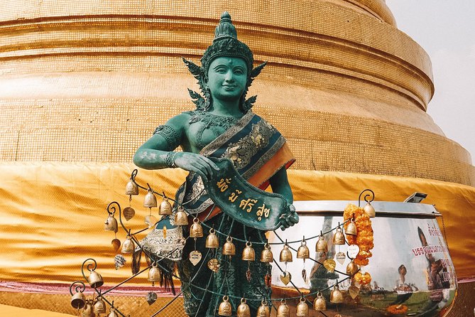 Bangkoks Grand Palace & Top Sights Walking Tour - Exploring the Grand Palace