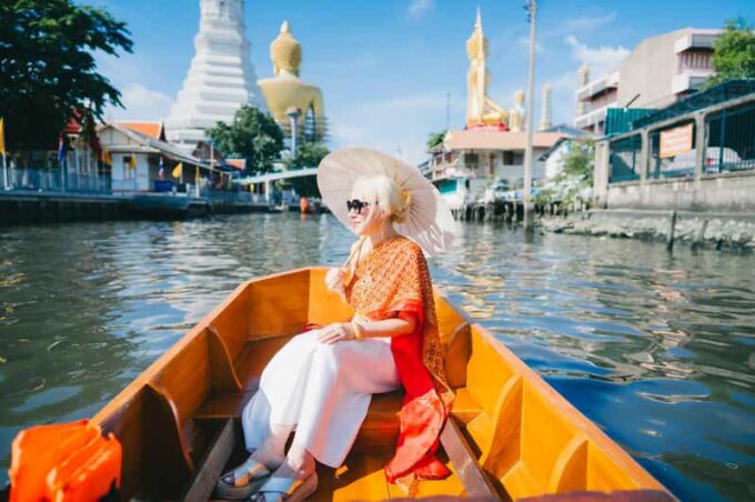 Bangkok:Thai Costume With Long Tail Boat Photoshoot - Booking and Cancellation Policy