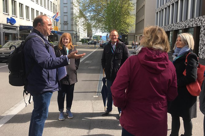 Banks and Notorious Clients: Stories About the Gnomes of Zurich - Exclusive Access to Banking Institutions