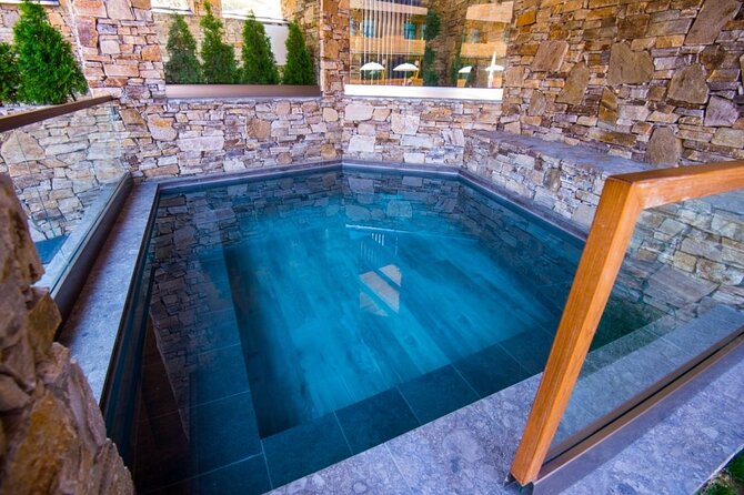 Bansko: Villa Victoria Thermal Pool Escape - Included Amenities