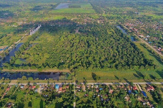 Banteay Chhmar Temple Private Day Trip From Siem Reap - Expert Guide Commentary