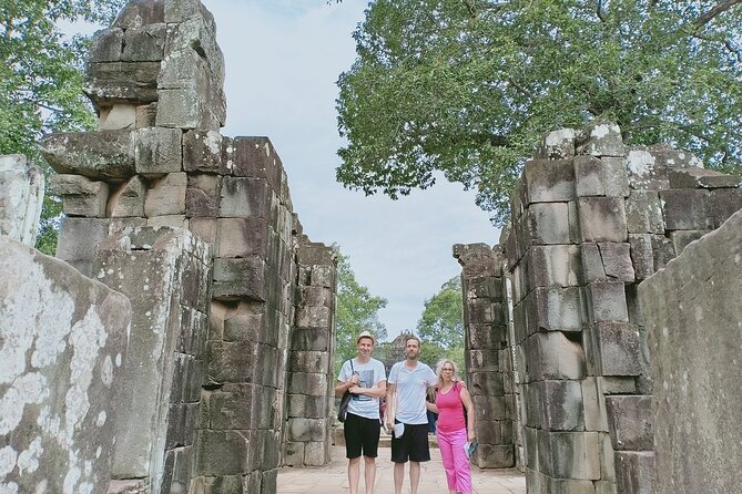 Banteay Srei and Grand Circuit Heritage Tour From Siem Reap - Discovering Banteay Srei
