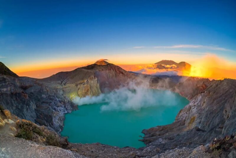 Banyuwangi: Beautiful of Ijen Crater With Local Guide - Key Points