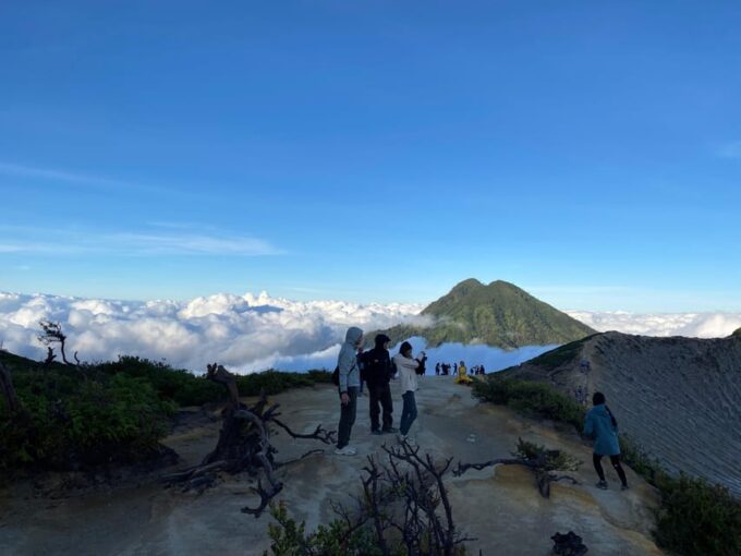 Banyuwangi: Blue Flame Wonderous Phenomenon of Ijen Crater - Experiencing Sulfur Mining