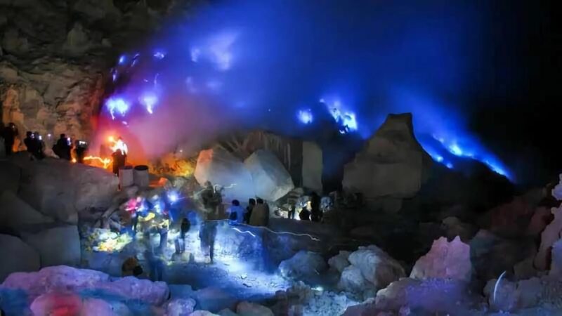 Banyuwangi: Ijen Blue Fire Tour With Transfer Services - Transportation and Pickup/Drop-off