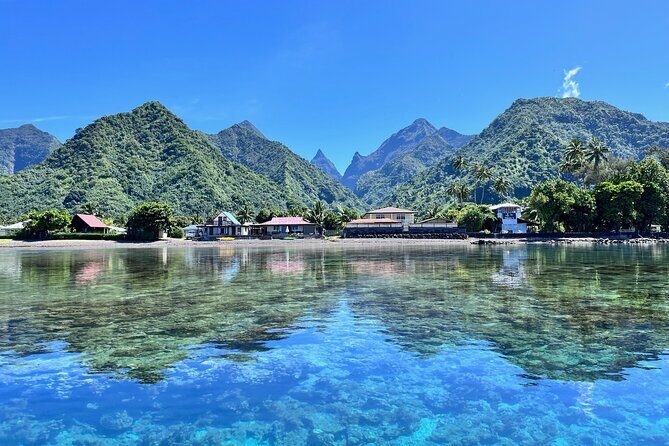 Baptism diving in the turquoise waters of Tahiti - Group Size and Personal Attention