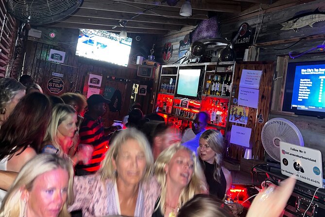 Bar Crawl on Harbour Island With Local Singer - Inclusions