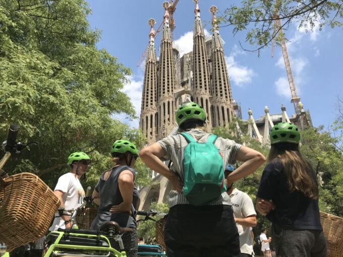 Barcelona: 1.5-Hour Sightseeing Tour by Bike/Electric Bike - Enjoying Barcelonas Waterfront