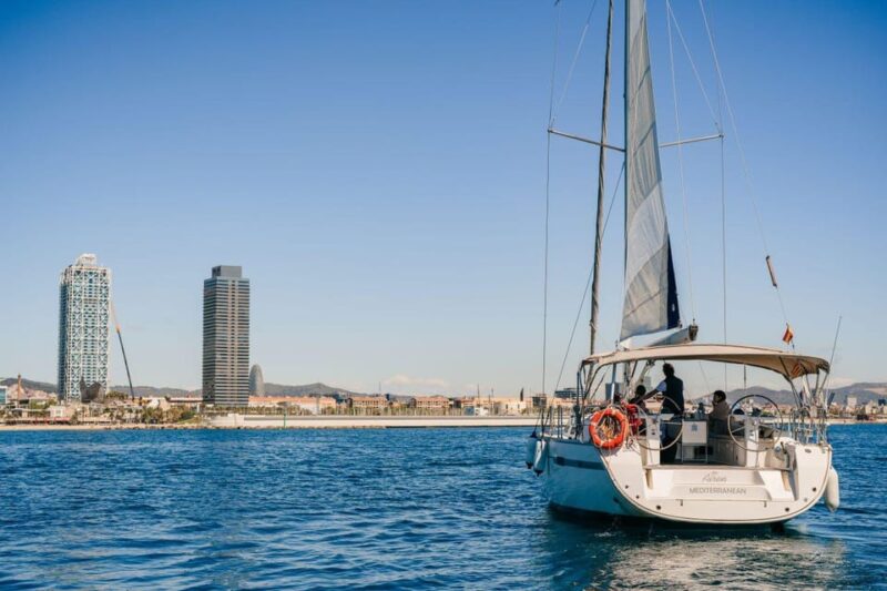 Barcelona: 1 Hour Sailing Tour in a Sailboat - Itinerary and Experience