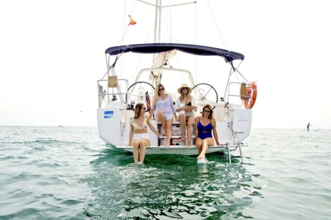 Barcelona 1 Hour Scenic Sailboat Tour With Snacks and Drinks - Unique and Unforgettable Experience