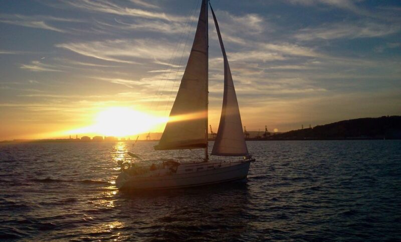 Barcelona: 1,5-Hour Sunset Cruise With Cava & Wine - Itinerary and Meeting Point