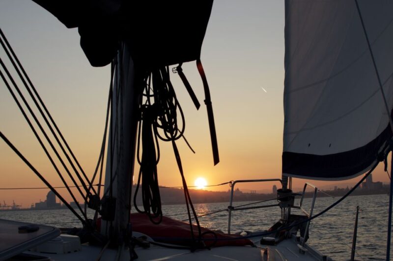 Barcelona: 1,5-Hour Sunset Cruise With Cava & Wine - Setting Sail for a Memorable Sunset