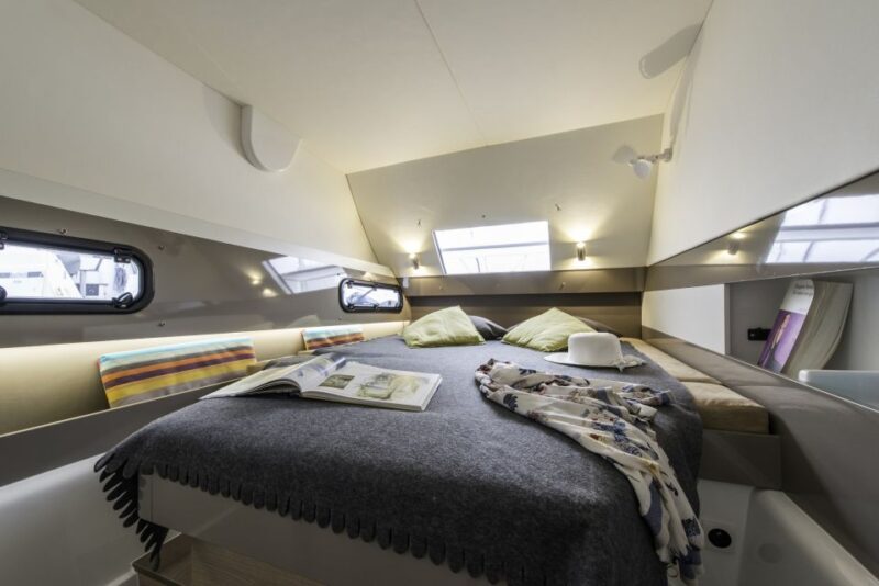 Barcelona: 2-3-4 Hrs Private Catamaran Sailing up 32 Guests - Sailing on the Catamaran