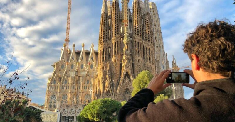 Barcelona: 3-Hour Bike Tour With a Local Guide - Included in the Tour