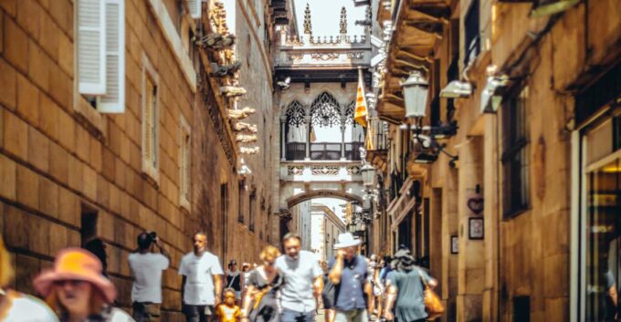 Barcelona: 4-Hour City Highlights Walking Tour - Cultural Immersion