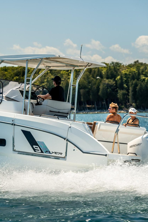 Barcelona: 8-hours Private Tour on a Motorboat - Panoramic Views