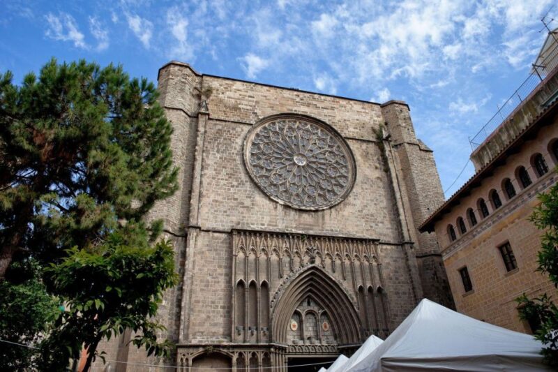 Barcelona: Agent 007 In-App Audio Tour (ENG) - Meeting Point and Requirements