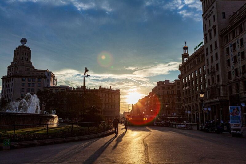 Barcelona: Agent 007 In-App Audio Tour (ENG) - Tour Features