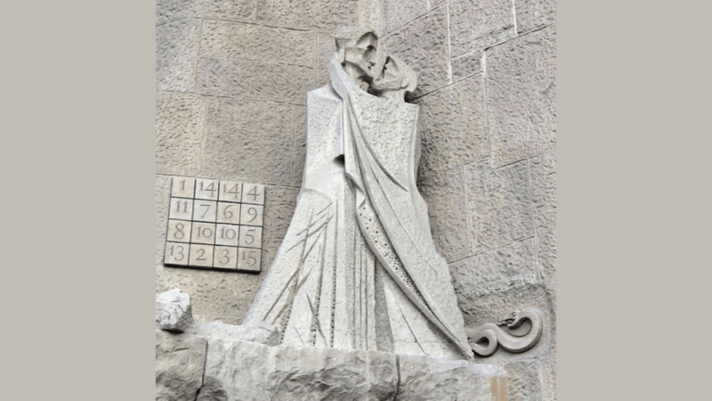 Barcelona: Architecture & Art Nouveau Audio Tour - Audio Tour Features
